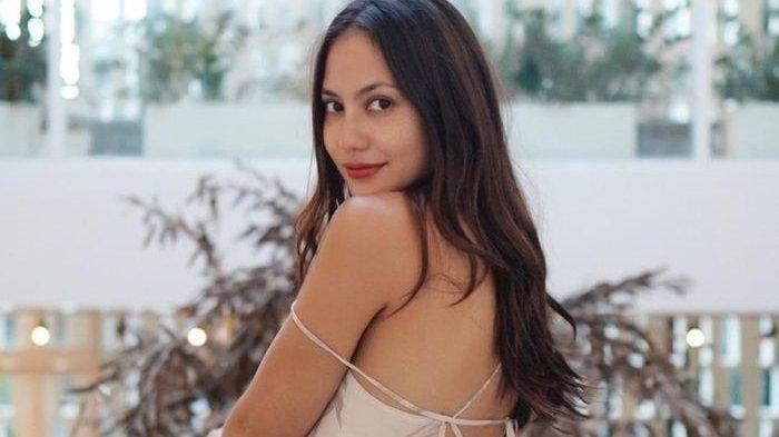 Detail Foto Cantik Pevita Pearce Nomer 20