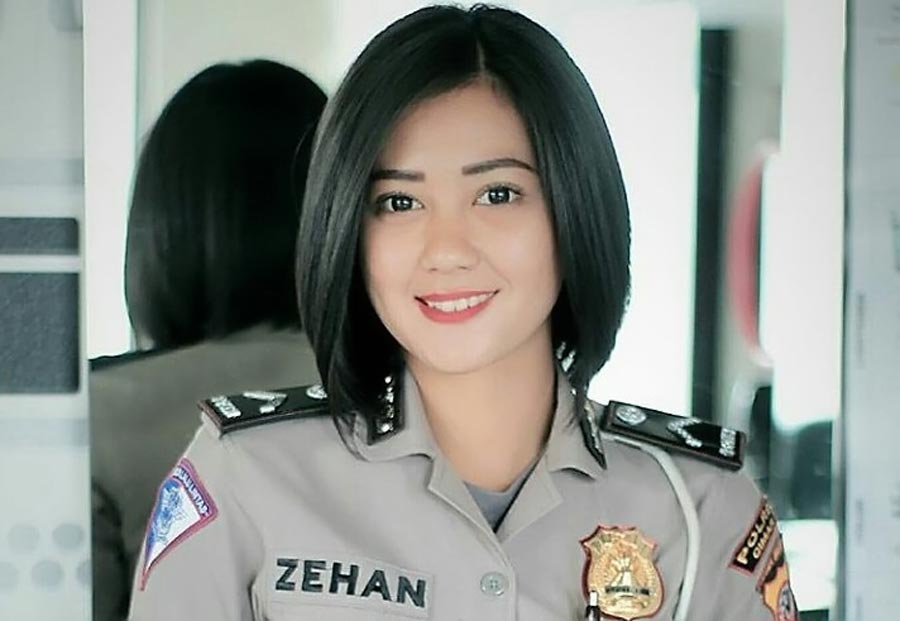 Detail Foto Cantik Polwan Nomer 38