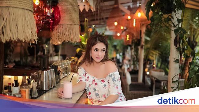 Detail Foto Celine Evangelista Dan Stefan William Nomer 48