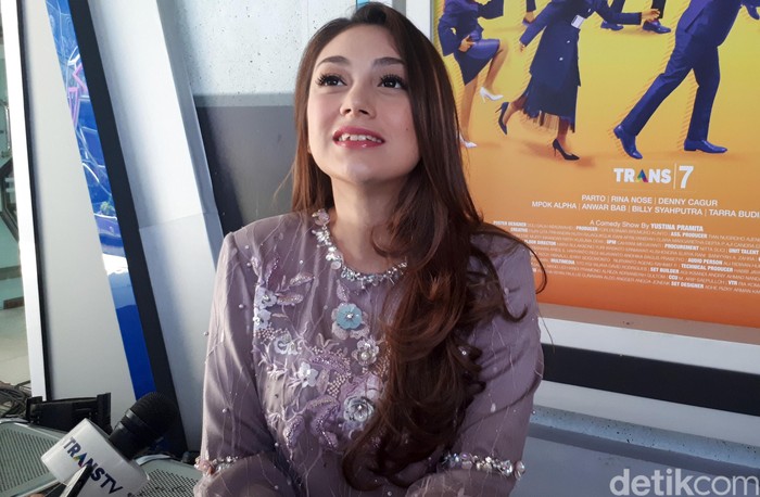 Detail Foto Celine Evangelista Waktu Kecil Nomer 44