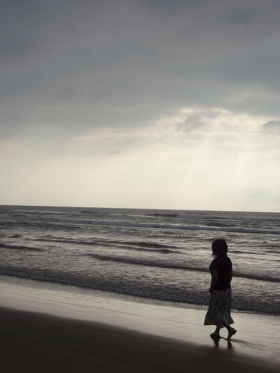 Detail Foto Cewek Dari Belakang Di Pantai Nomer 26