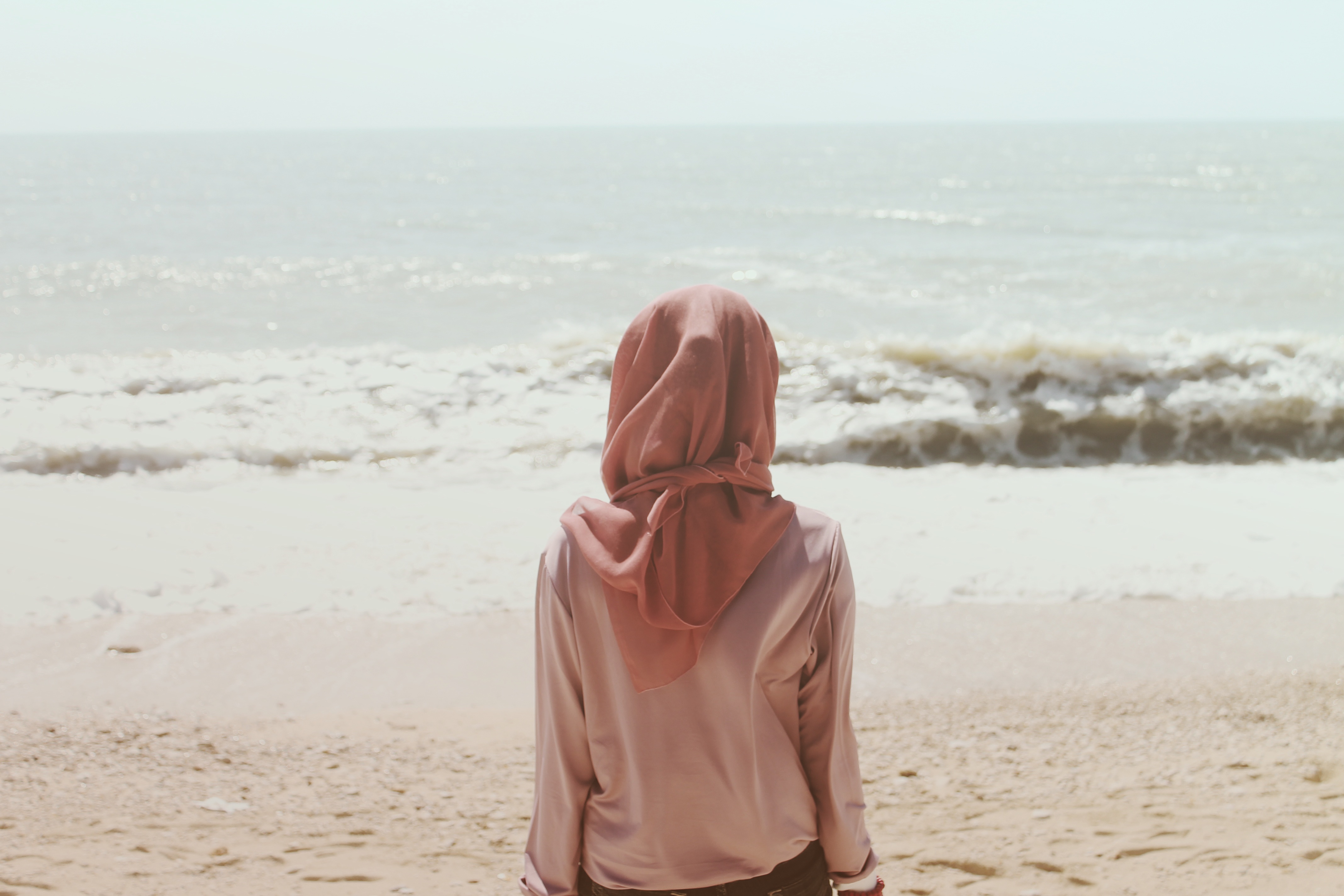 Detail Foto Cewek Dari Belakang Di Pantai Nomer 4