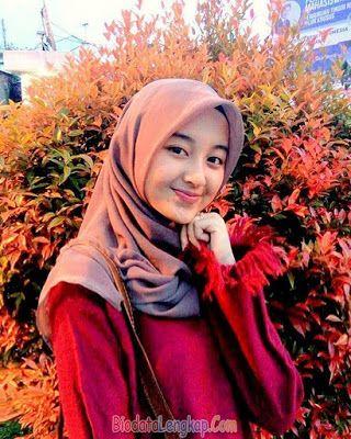 Download Foto Cewek2 Cantik Lucu Berhijab Nomer 37