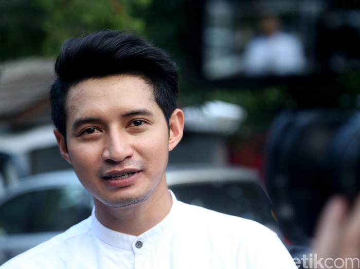 Detail Foto Chand Kelvin Dan Adiknya Nomer 12