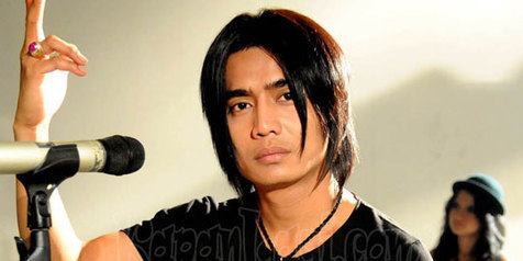 Detail Foto Charly Setia Band Nomer 7