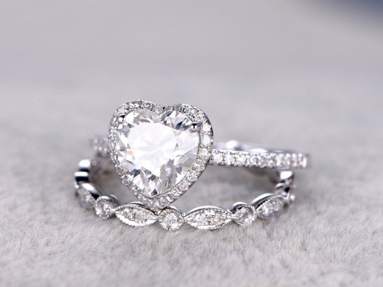 Detail Foto Cincin Berlian Nomer 34