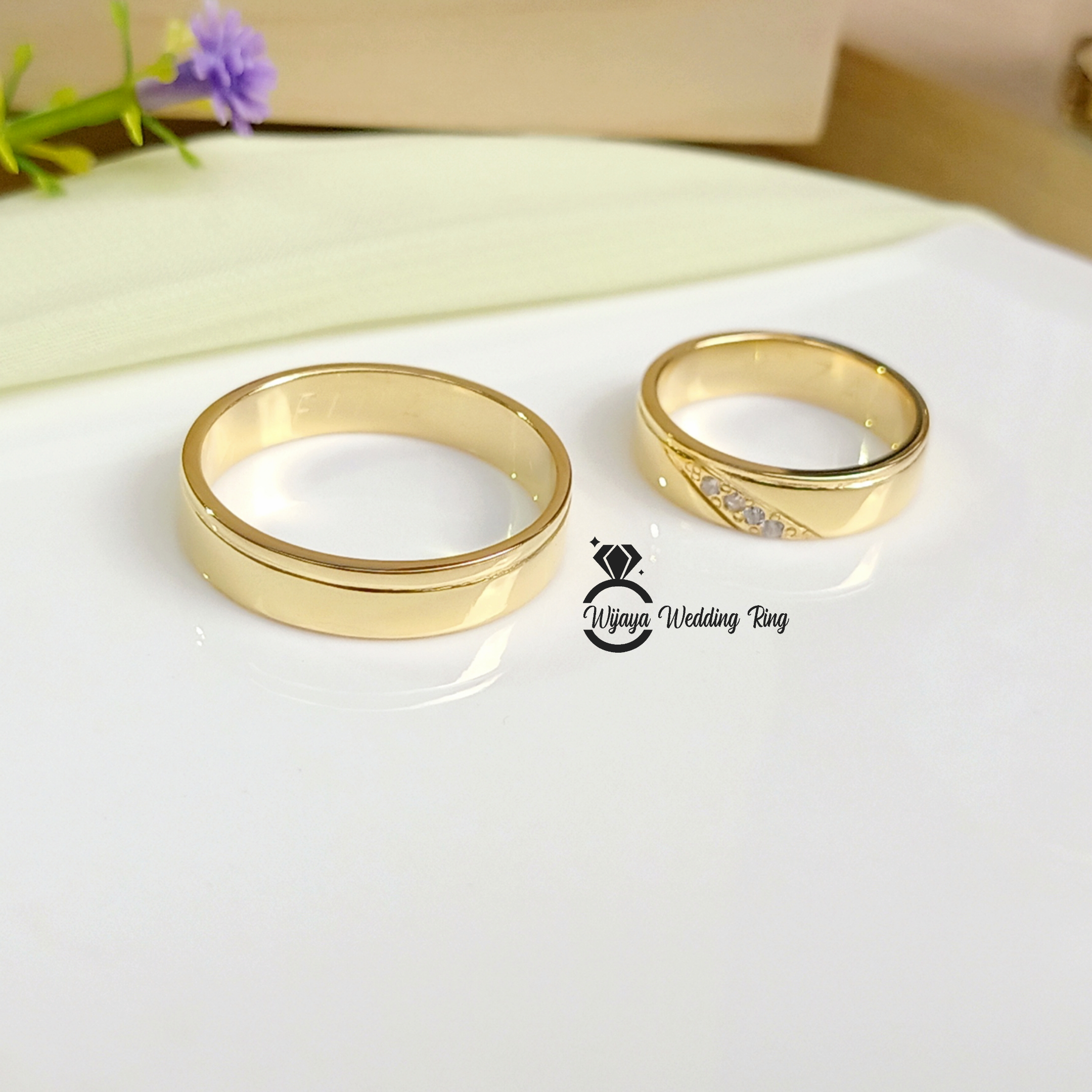 Detail Foto Cincin Emas Tunangan Nomer 22