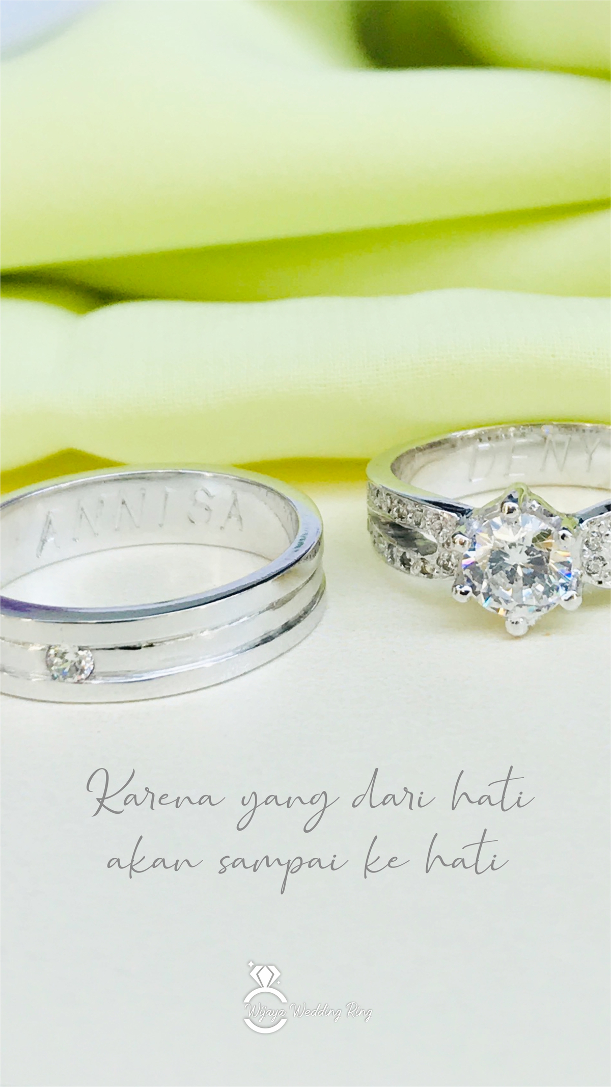 Detail Foto Cincin Lamaran Di Tangan Nomer 49