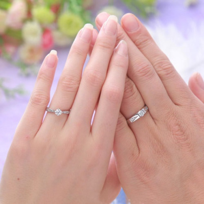 Detail Foto Cincin Tunangan Di Jari Nomer 13