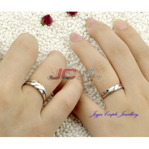 Detail Foto Cincin Tunangan Terbaru Nomer 12