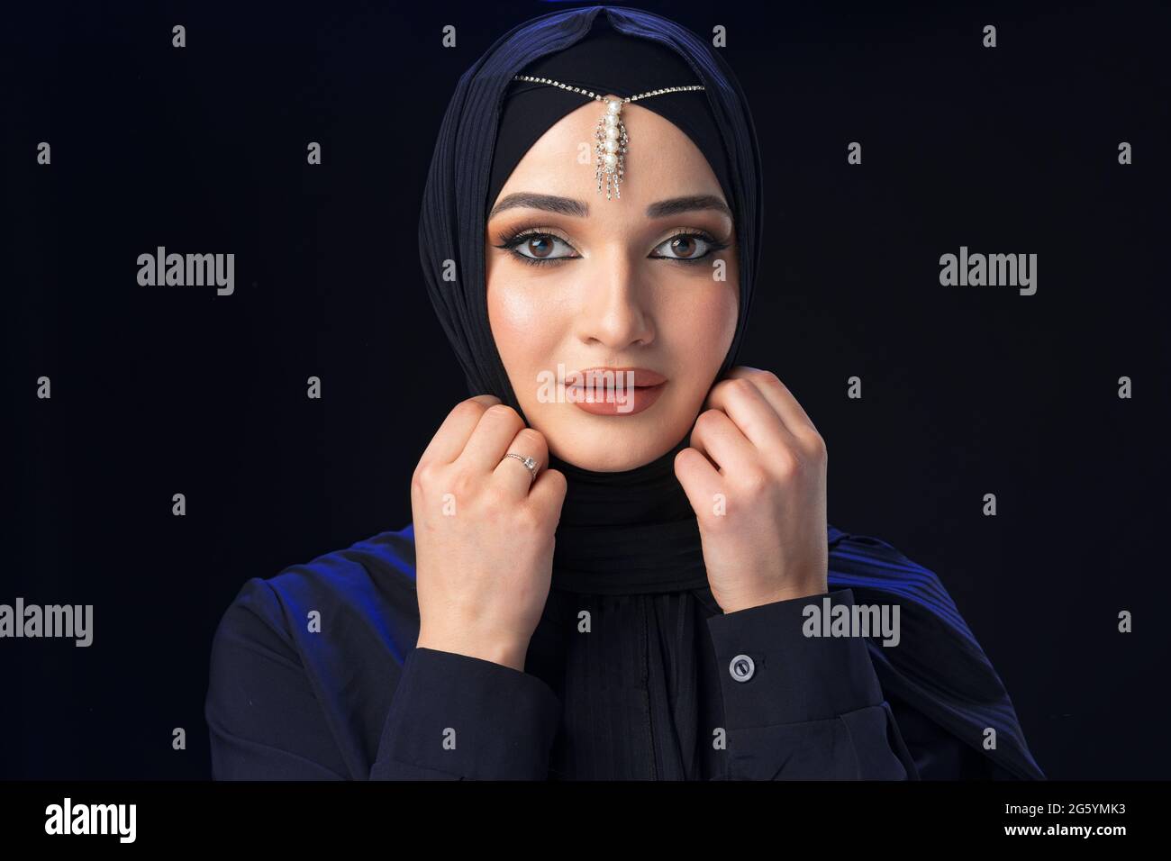 Detail Foto Close Up Hijab Nomer 24