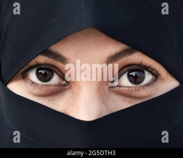 Detail Foto Close Up Hijab Nomer 25