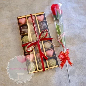 Detail Foto Coklat Dan Bunga Valentine Nomer 24