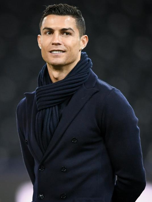 Detail Foto Cristiano Ronaldo Keren Nomer 10