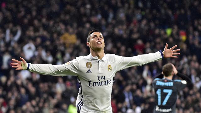 Detail Foto Cristiano Ronaldo Keren Nomer 25