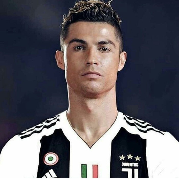 Detail Foto Cristiano Ronaldo Keren Nomer 29