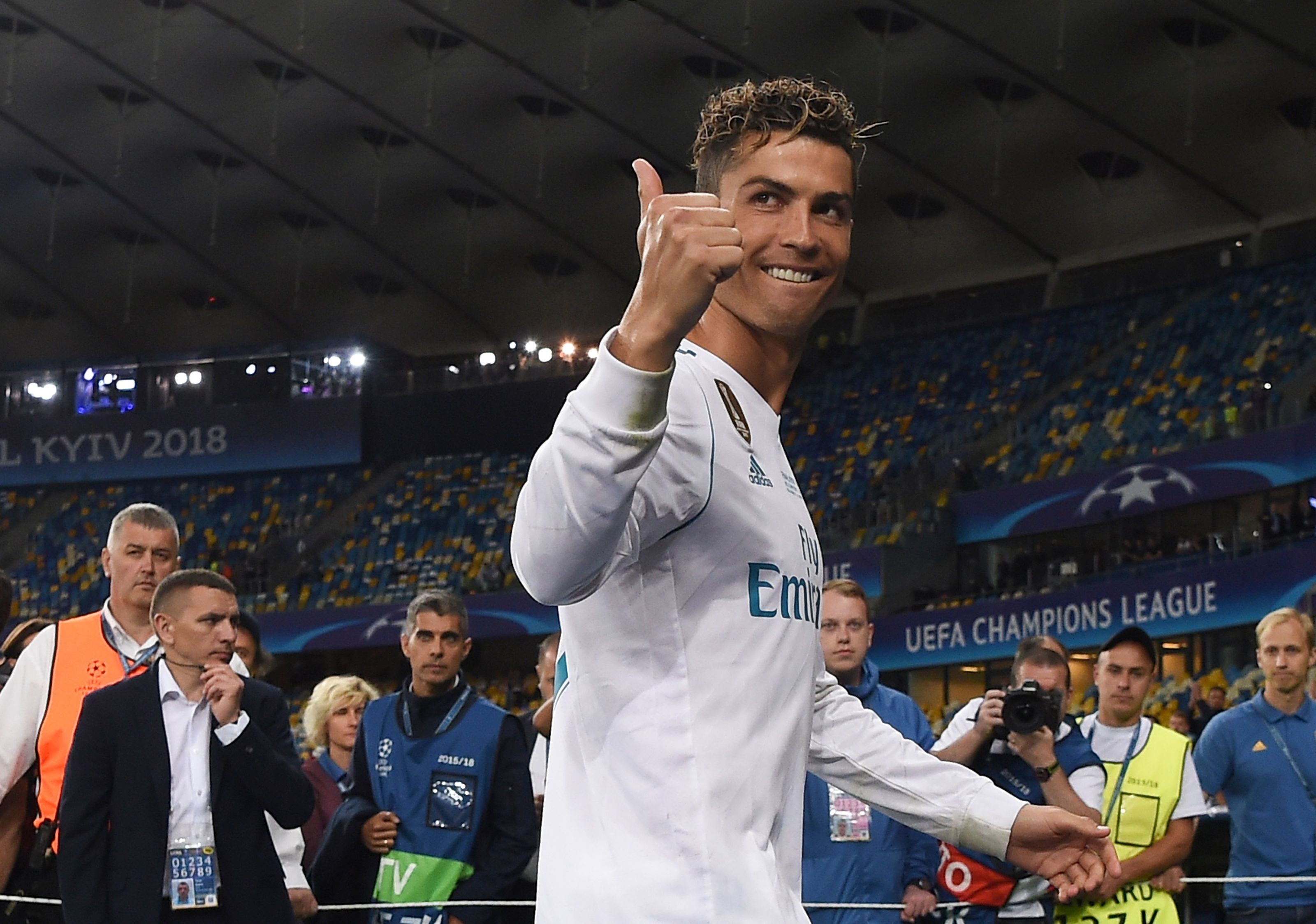 Detail Foto Cristiano Ronaldo Real Madrid Nomer 26
