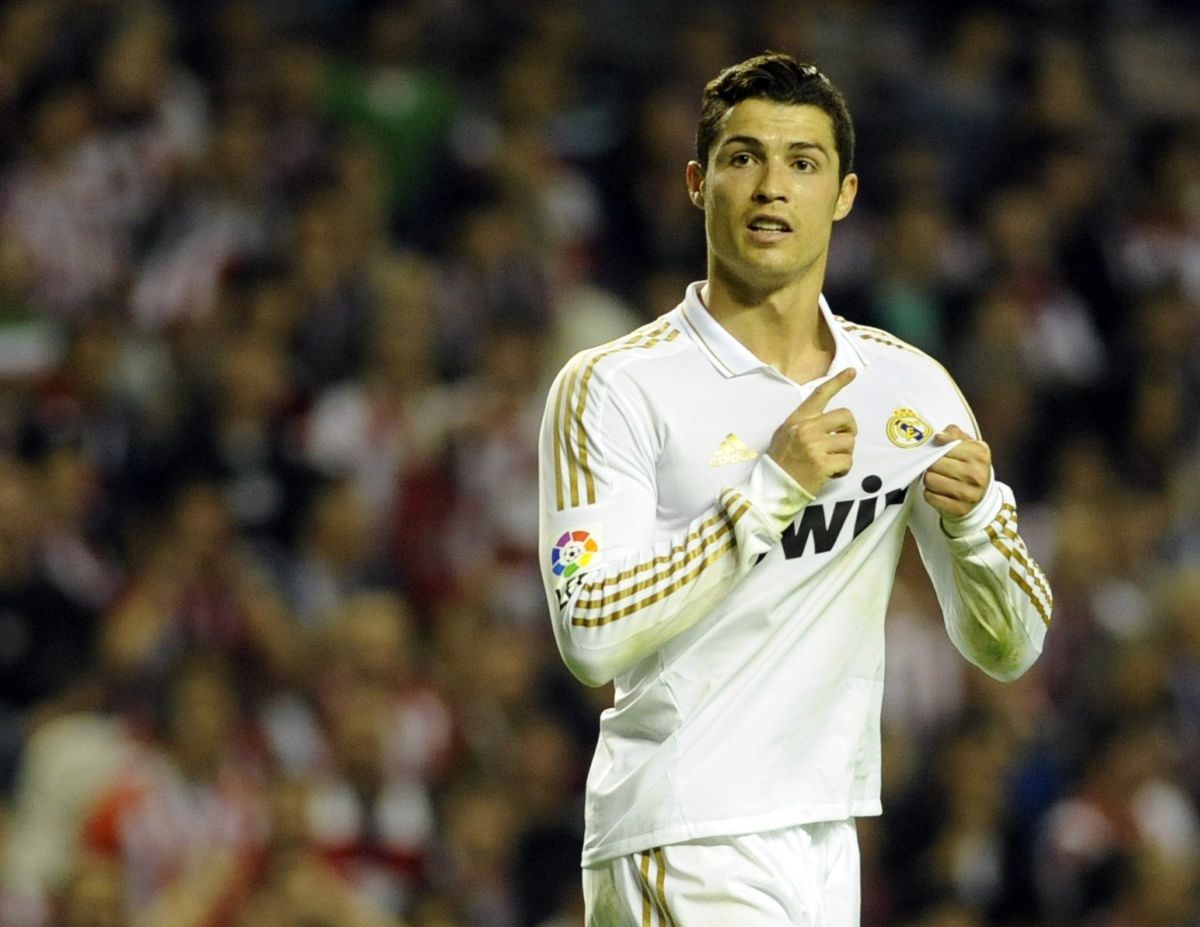 Detail Foto Cristiano Ronaldo Real Madrid Nomer 33