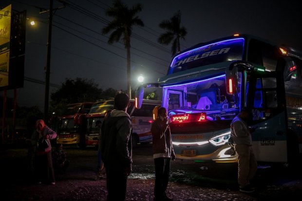 Detail Foto Dalam Bus Malam Hari Nomer 30