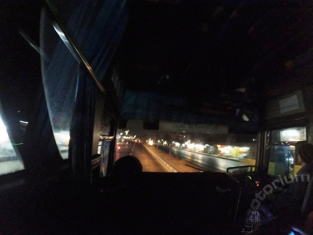 Detail Foto Dalam Bus Malam Hari Nomer 5