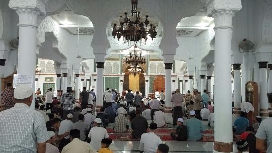 Foto Dalam Masjid - KibrisPDR