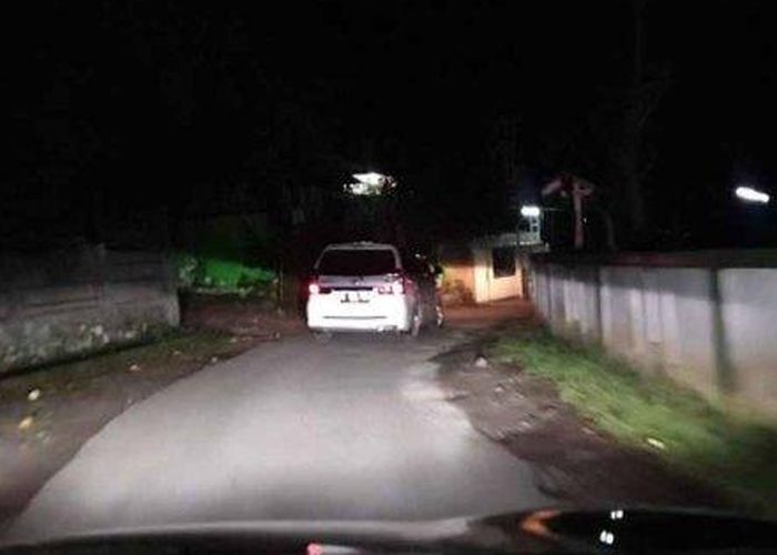 Detail Foto Dalam Mobil Fortuner Malam Hari Nomer 25