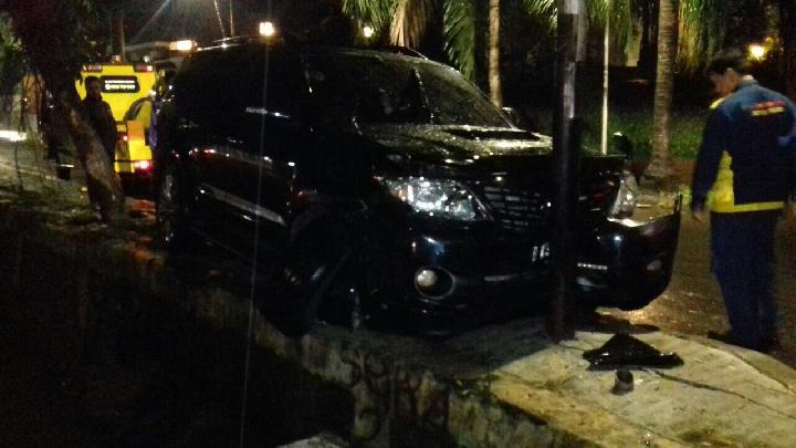 Detail Foto Dalam Mobil Fortuner Malam Hari Nomer 33