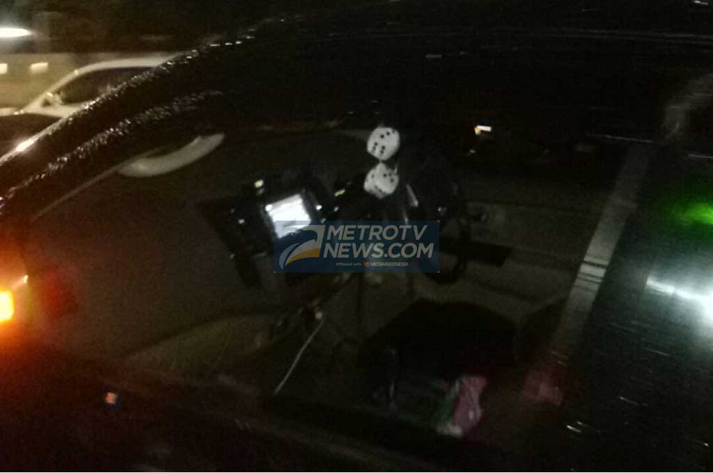 Detail Foto Dalam Mobil Fortuner Malam Hari Nomer 36