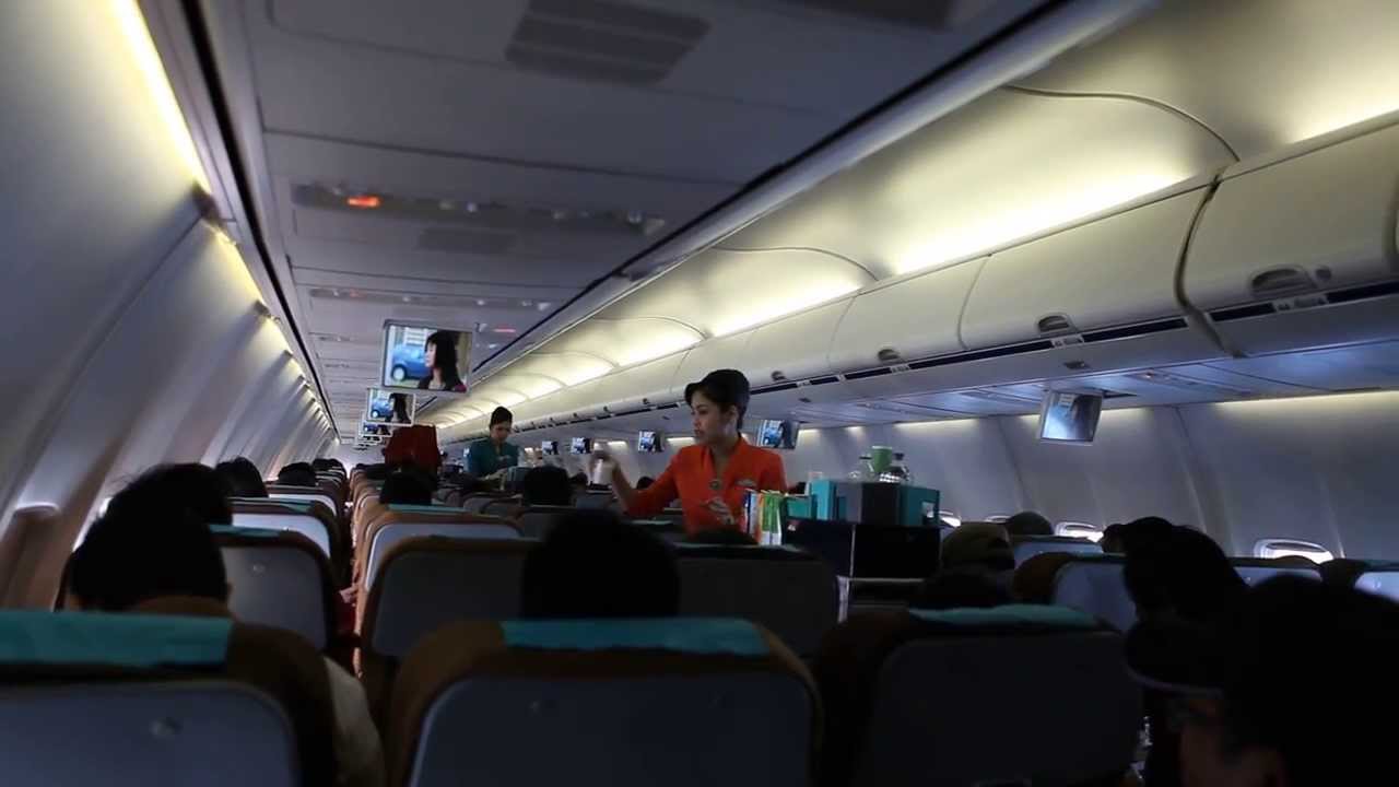 Detail Foto Dalam Pesawat Garuda Indonesia Nomer 15
