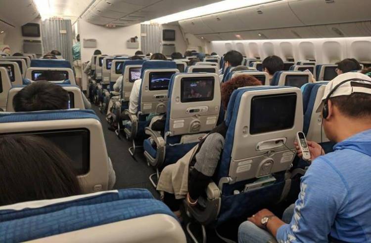 Detail Foto Dalam Pesawat Garuda Indonesia Nomer 21