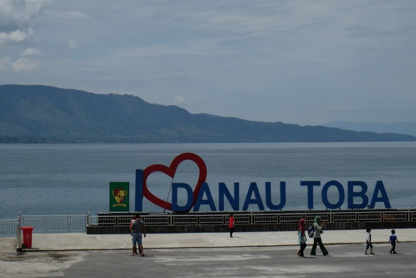 Detail Foto Danau Toba Nomer 6