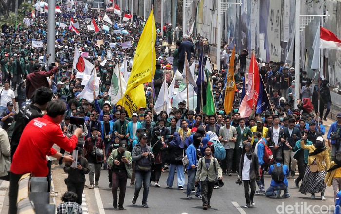 Foto Demo Buruh - KibrisPDR