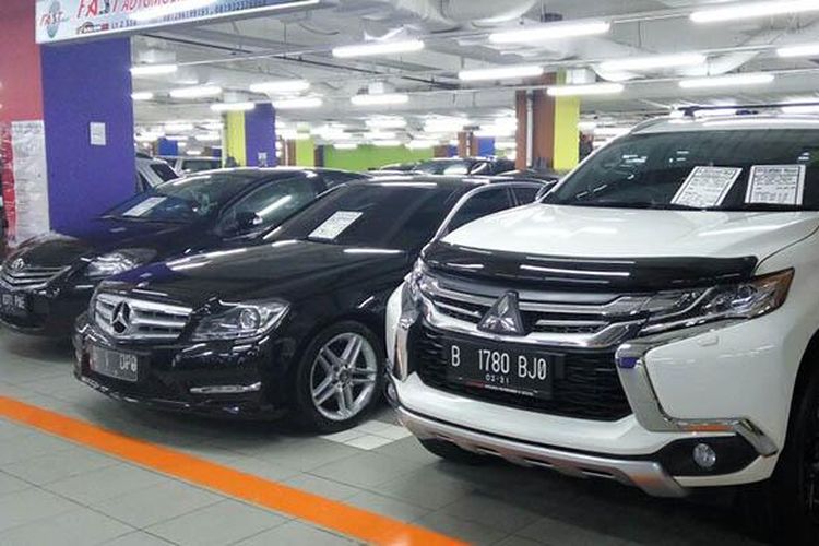 Detail Foto Dengan Mobil Nomer 43