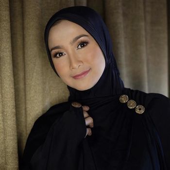 Detail Foto Desy Ratnasari Berhijab Nomer 25