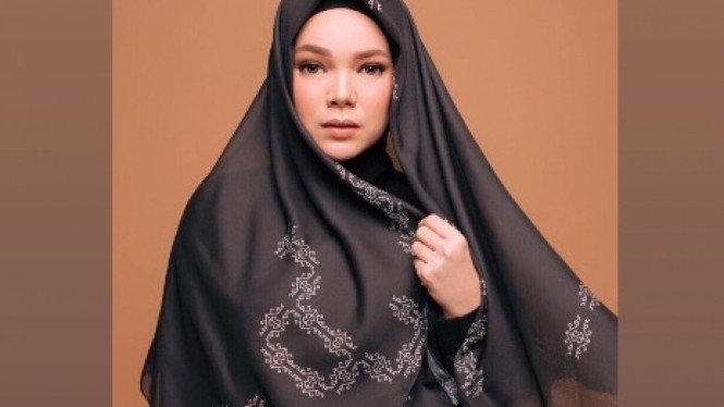 Detail Foto Dewi Sandra Terbaru Nomer 23