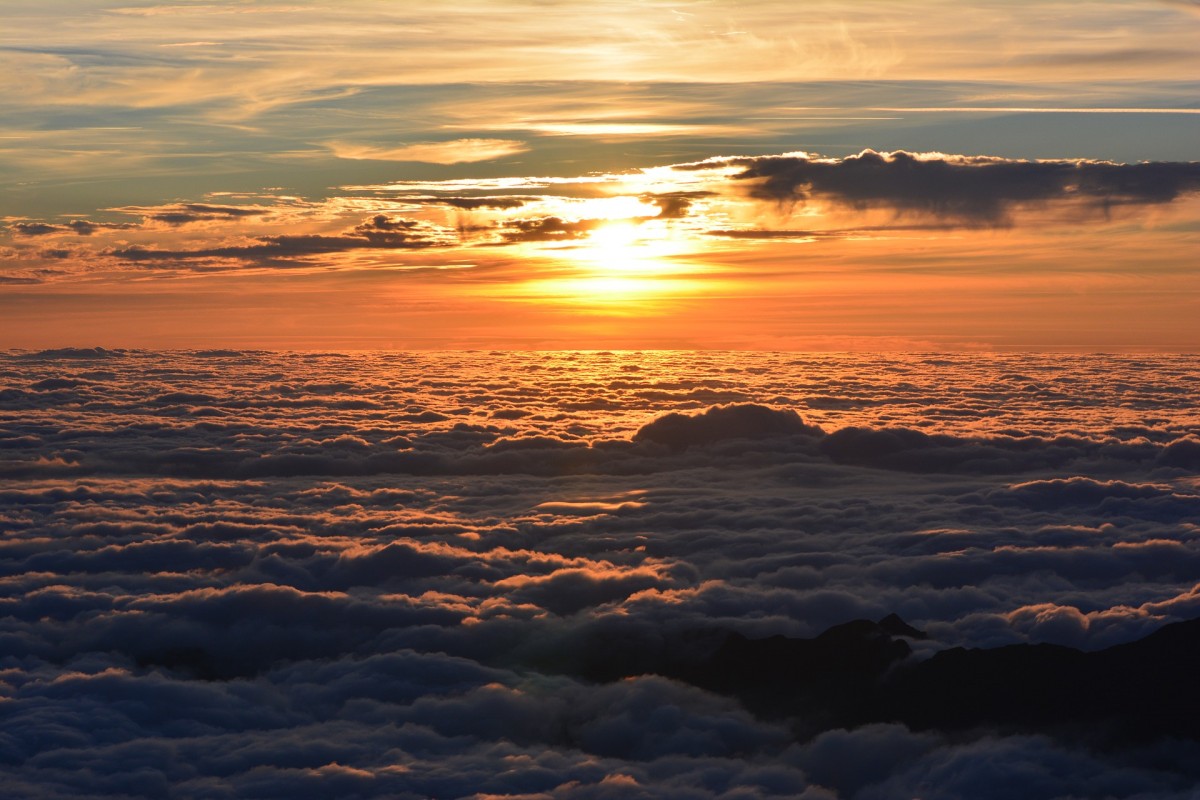 Detail Foto Di Atas Awan Nomer 14