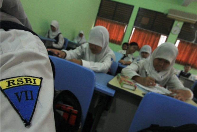 Detail Foto Di Kelas Nomer 23