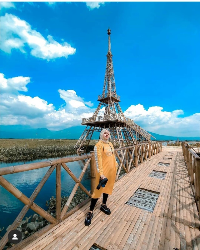Detail Foto Di Menara Eiffel Nomer 30