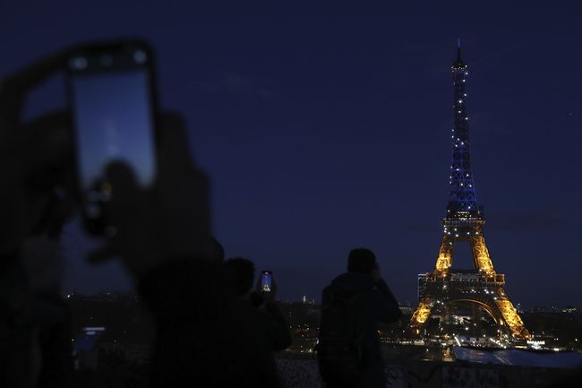 Detail Foto Di Menara Eiffel Nomer 43