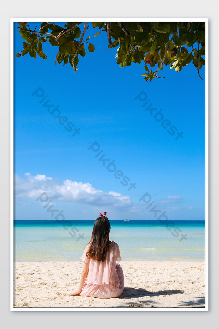 Detail Foto Di Pantai Dari Belakang Nomer 42