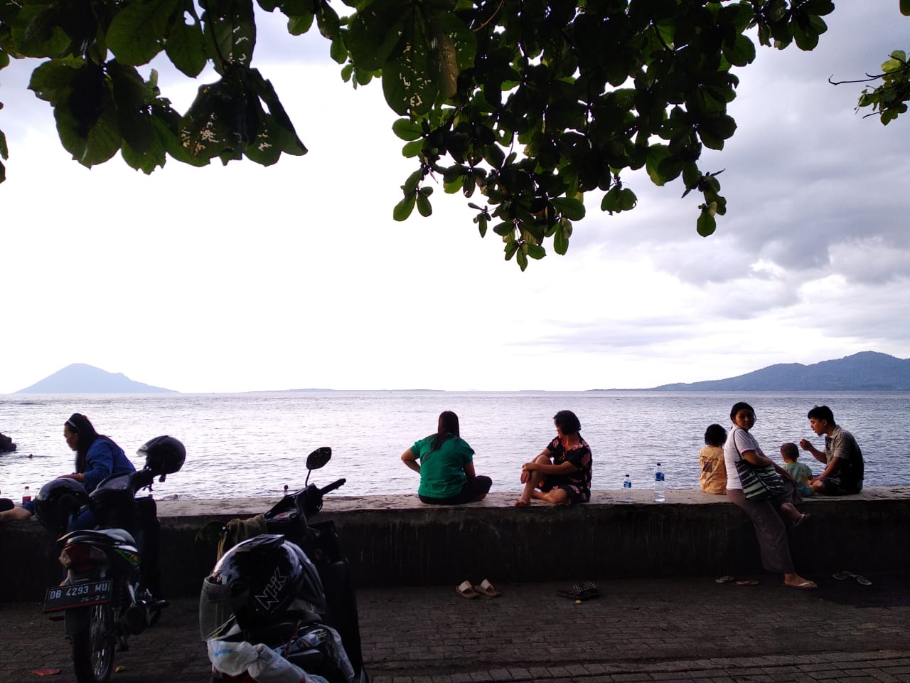 Detail Foto Di Pantai Sore Hari Nomer 18