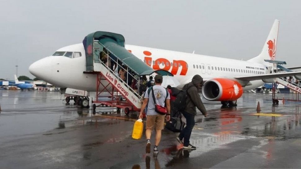 Detail Foto Di Pesawat Lion Air Nomer 13