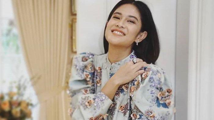 Detail Foto Dian Sastro Dan Keluarga Nomer 41