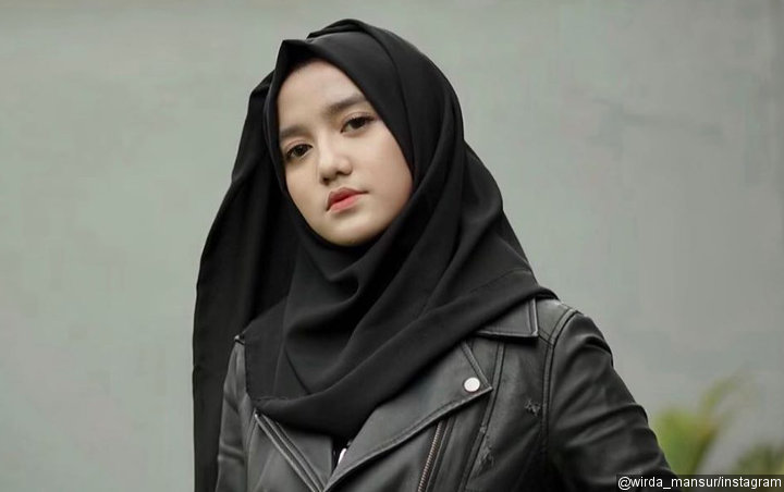 Detail Foto Dinda Hauw Sebelum Berhijab Nomer 44