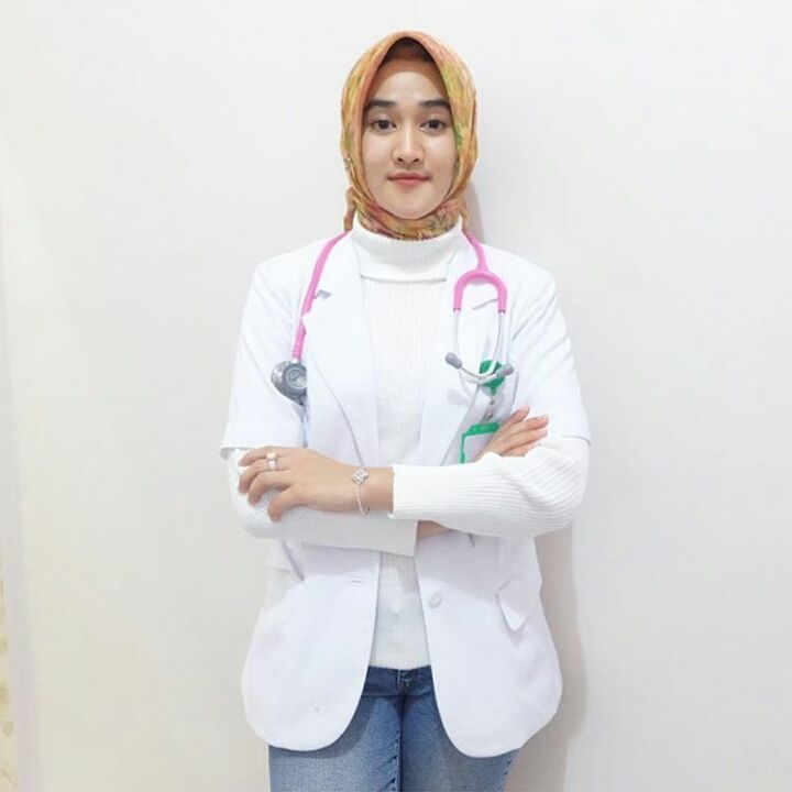 Detail Foto Dokter Berhijab Nomer 13