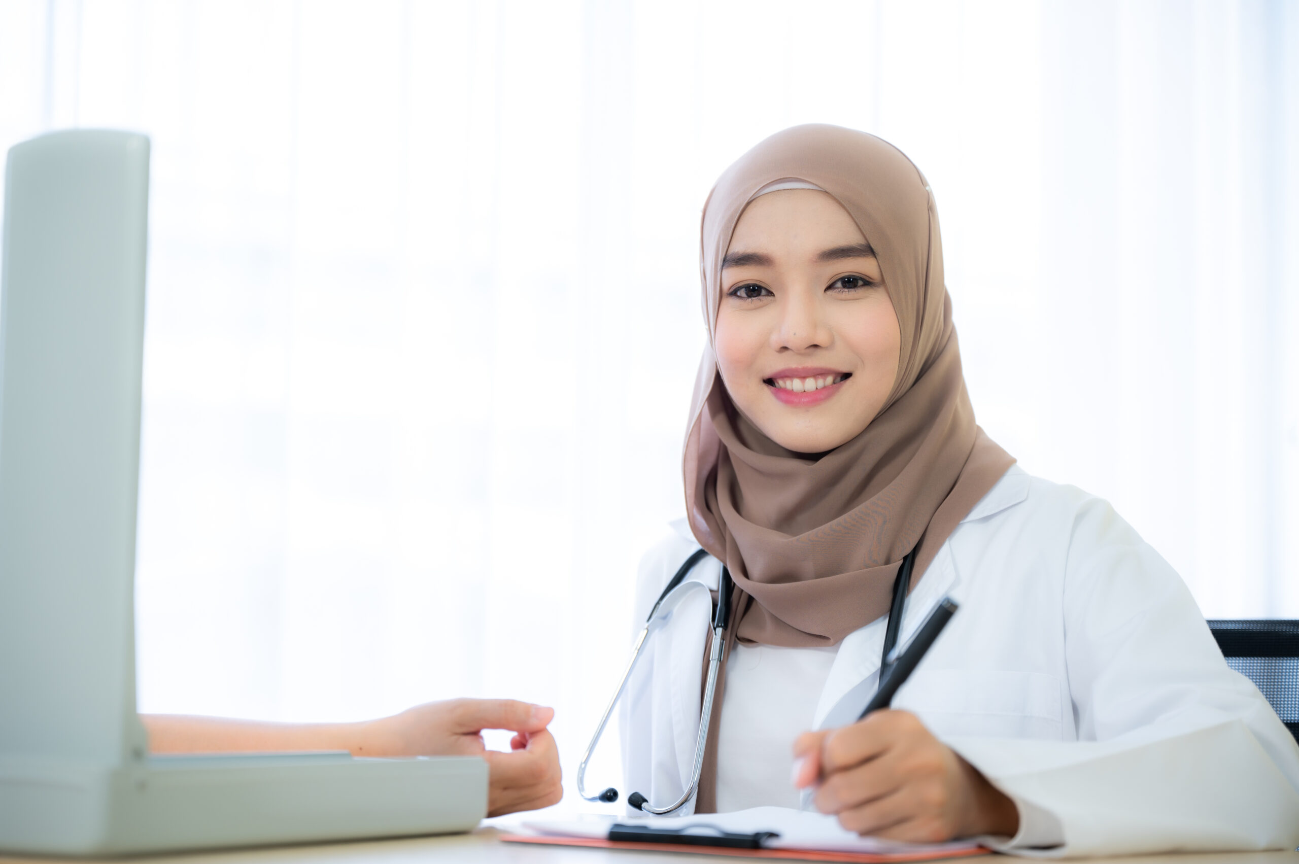 Detail Foto Dokter Berhijab Nomer 21