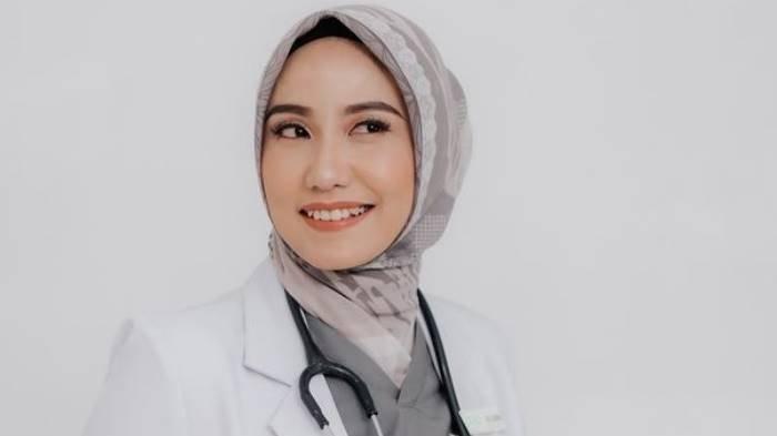 Detail Foto Dokter Cantik Nomer 20