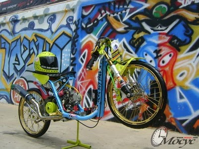 Detail Foto Drag Mio Thailand Nomer 10