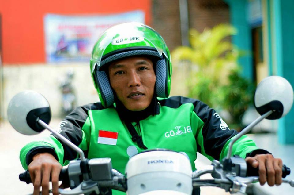 Detail Foto Driver Gojek Nomer 17