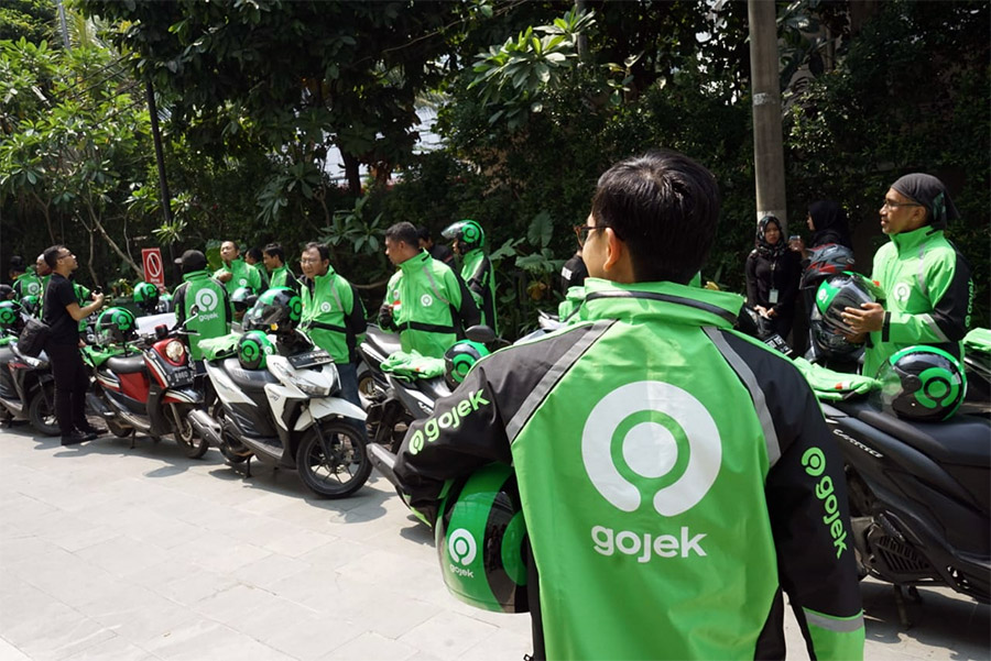 Detail Foto Driver Gojek Nomer 44